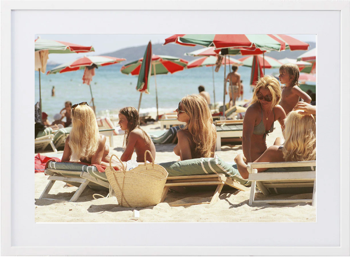 Saint-Tropez Topless Beach - 965 x 1440, White image